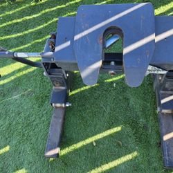5th Wheel Trailer Hitch 