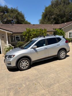 2017 Nissan Rogue AWD - 30MPG, Clean & Relaible