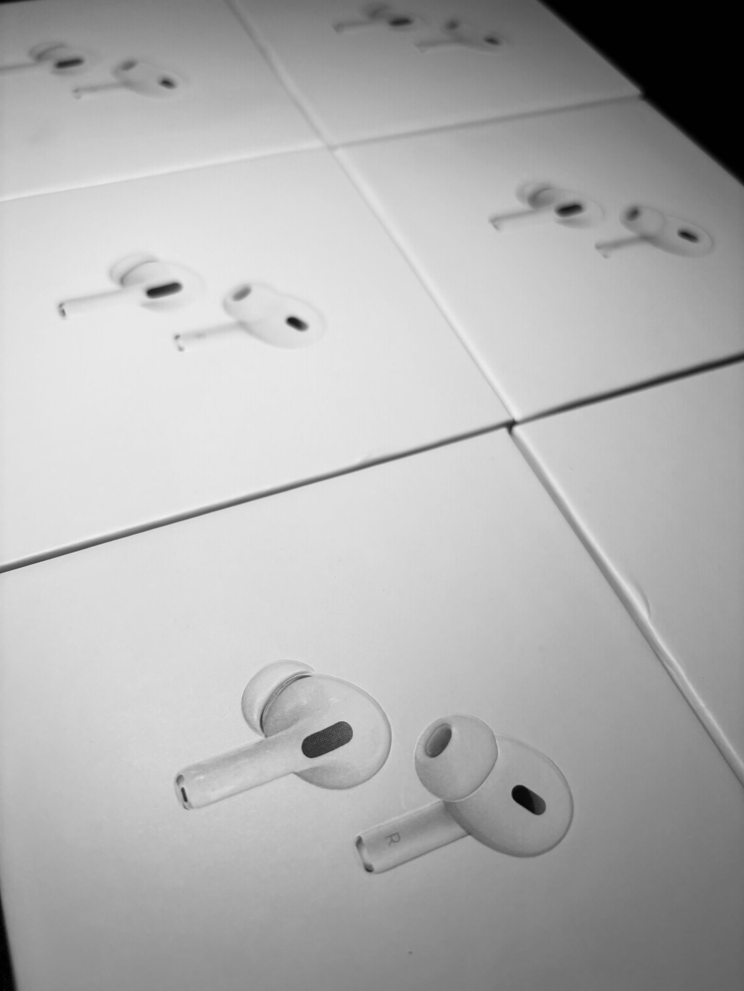 Apple AirPod pro 2s (active noise cancellation)