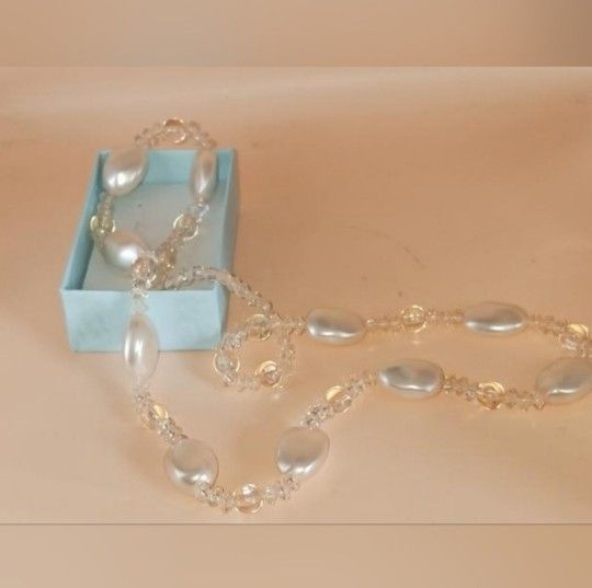 White and clear beaded stretch necklace