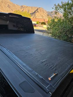 Bakflip revolver 4x tonneau cover for GM truck 14-19