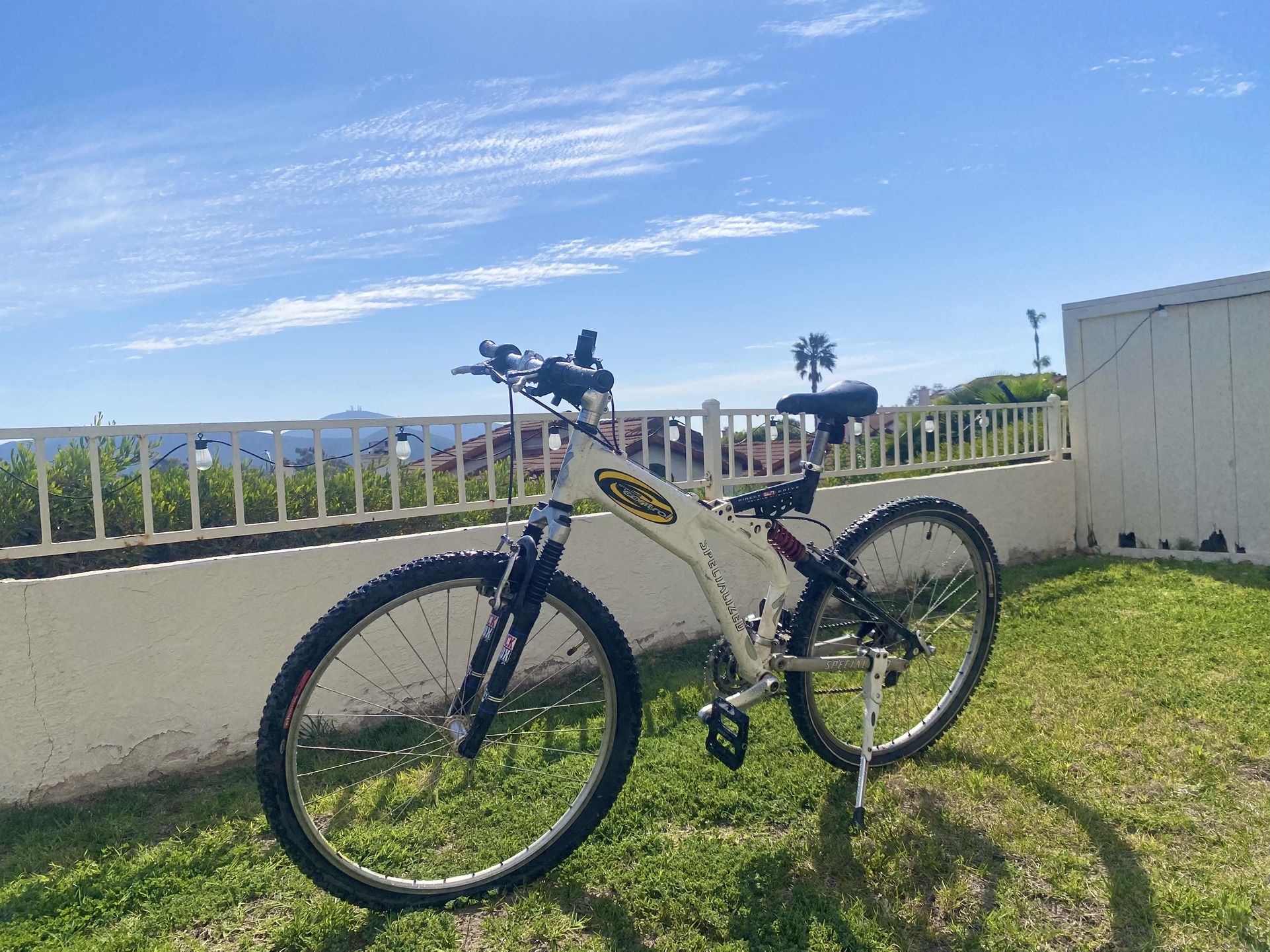SPECIALIZED MOUNTAIN BIKE GROUND CONTROL