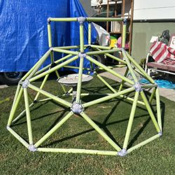 Climber (Halloween Prop)