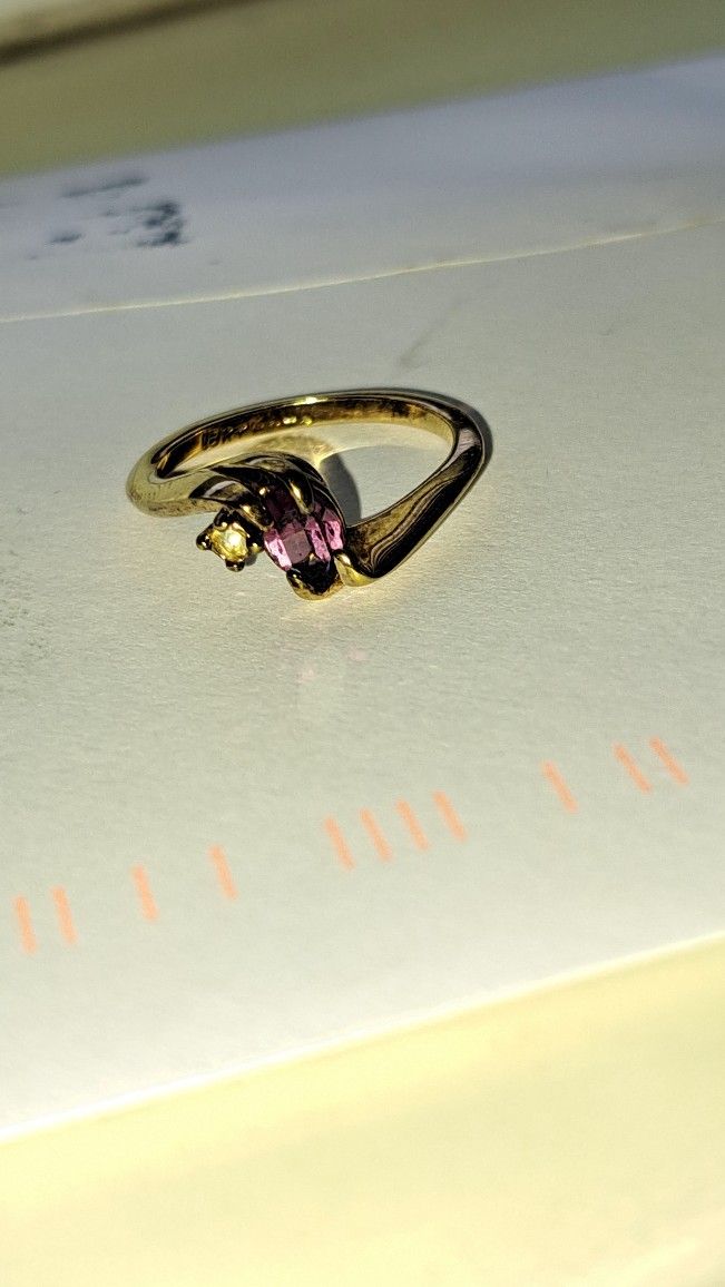 18kt Gold Amethyst And Diamond Ring
