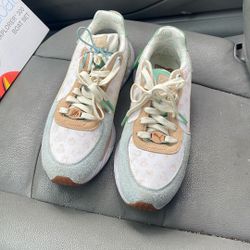 PUMA WILD RIDER  (MEN SIZE 10) 
