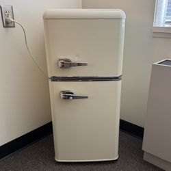 Beige Retro Mini Fridge 