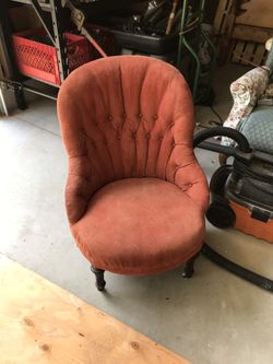 Antique slipper chair