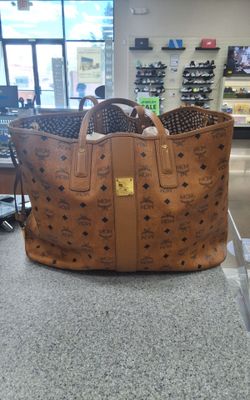 MCM ORANGE VISETOS