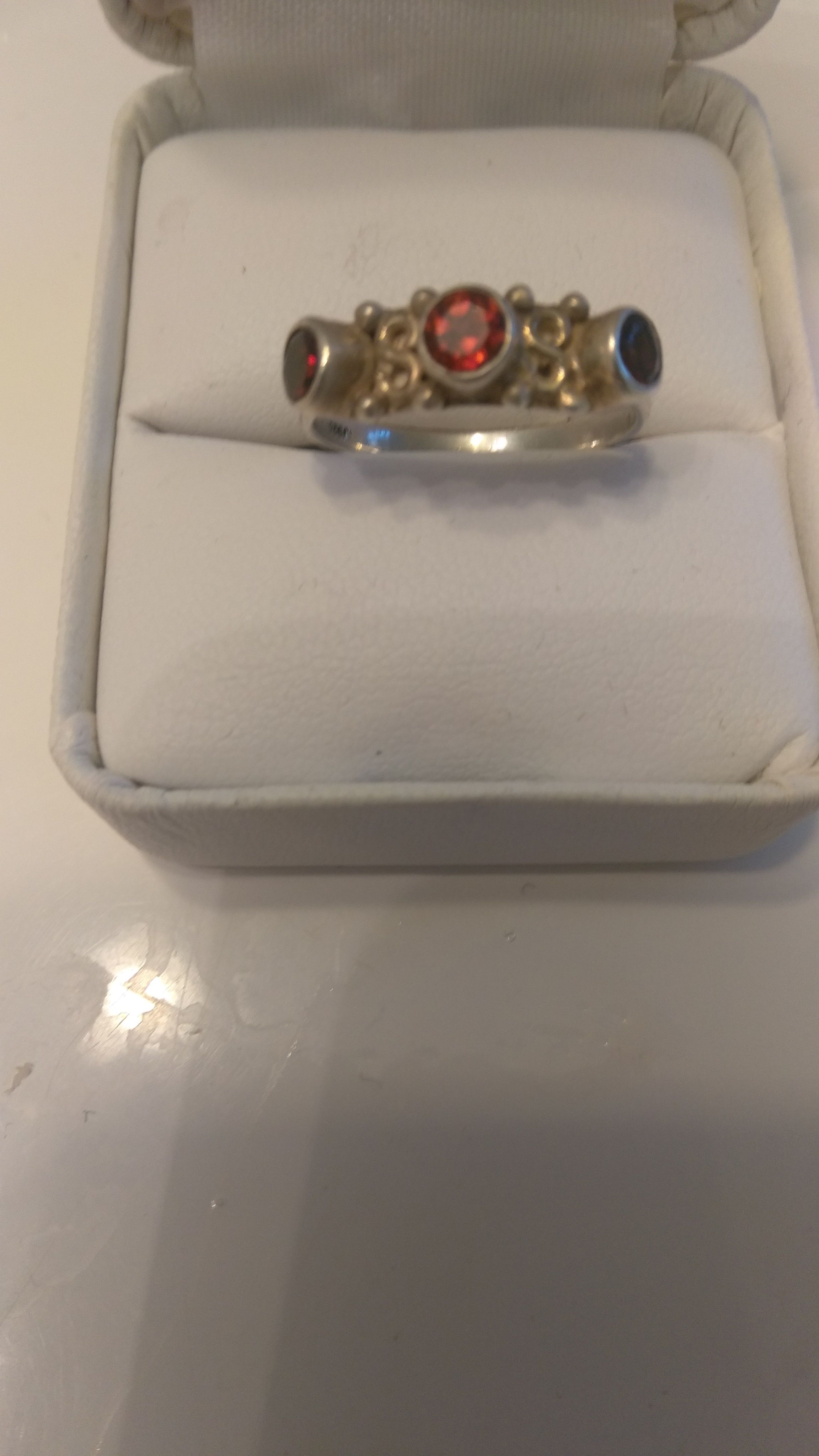 Sterling silver and red rhinestones ring