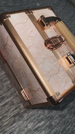Makeup box
