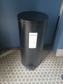 Trash can