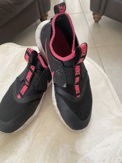 Kids Nike Tennis Shoes Size 5y
