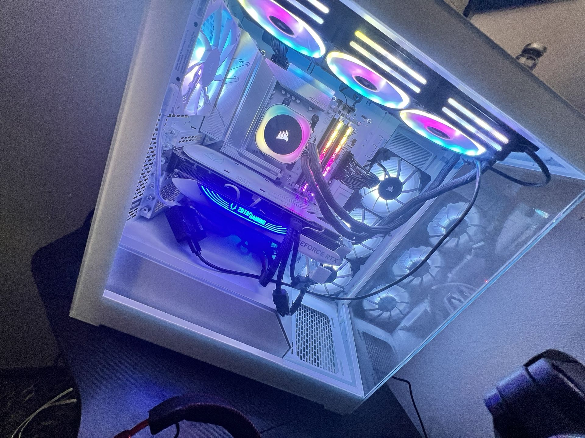 Brand New Pc Build With Monitors And Keyboard And Mouse