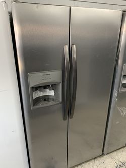 Frigidaire side by side in stainless steel