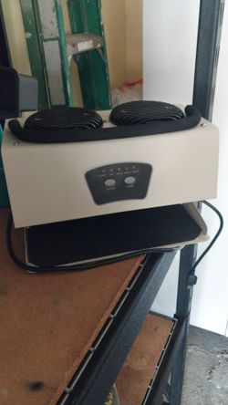 NAIL DRYER IN GOOD CONDITION