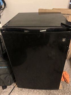 GE Small Refrigerator