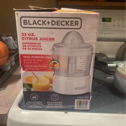 ******Holding for Nigel *****Black & Decker32oz. Citrus Juicer