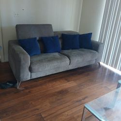 Sofa With Adjustable Head Rest 