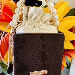 ✨Elegant square bag! with chain included✨