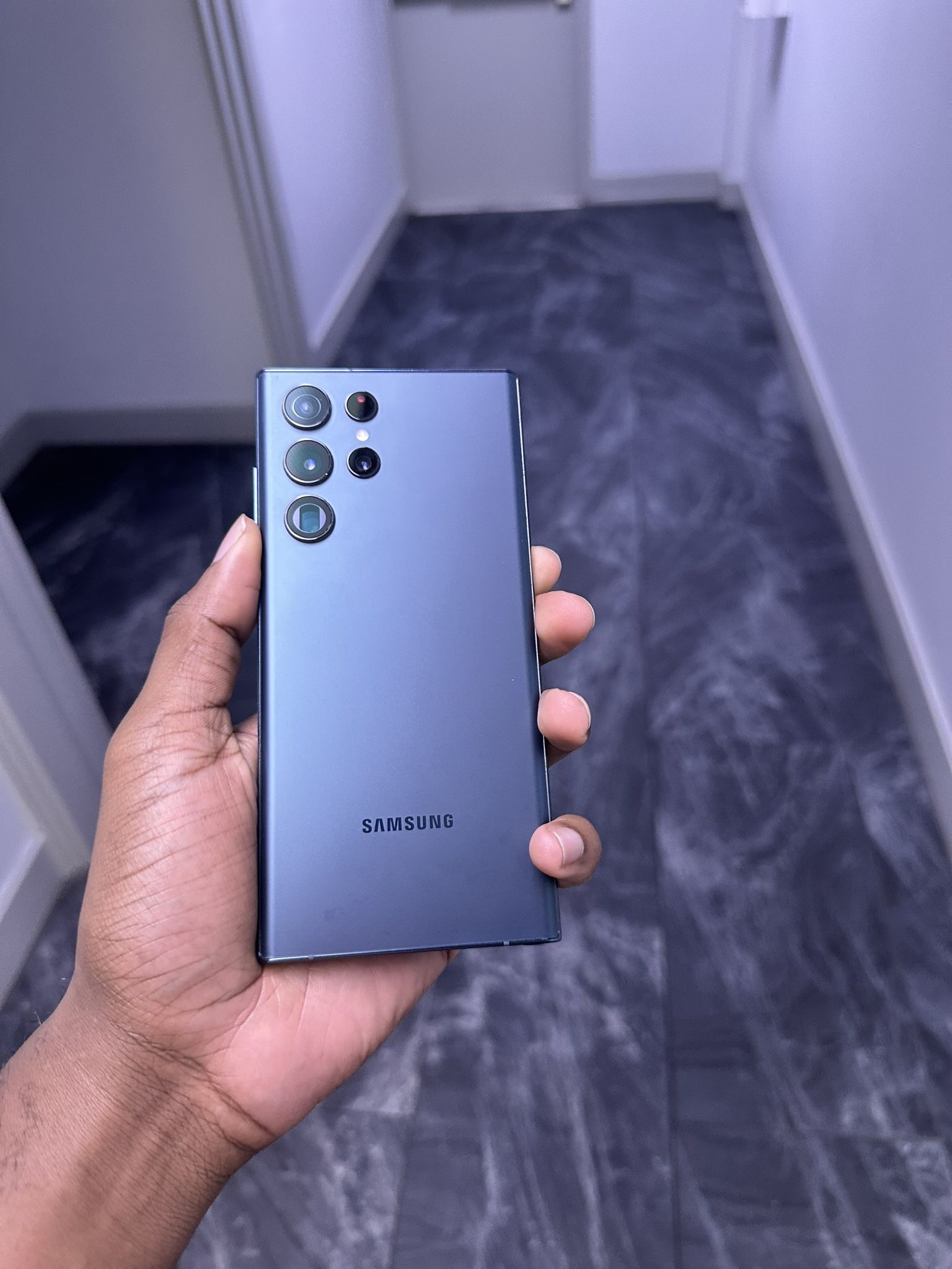 UNLOCKED SAMSUNG GALAXY S22 ULTRA/ GOOD CONDITION 