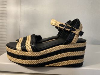 New Forever 21 Black and Tan Sandals