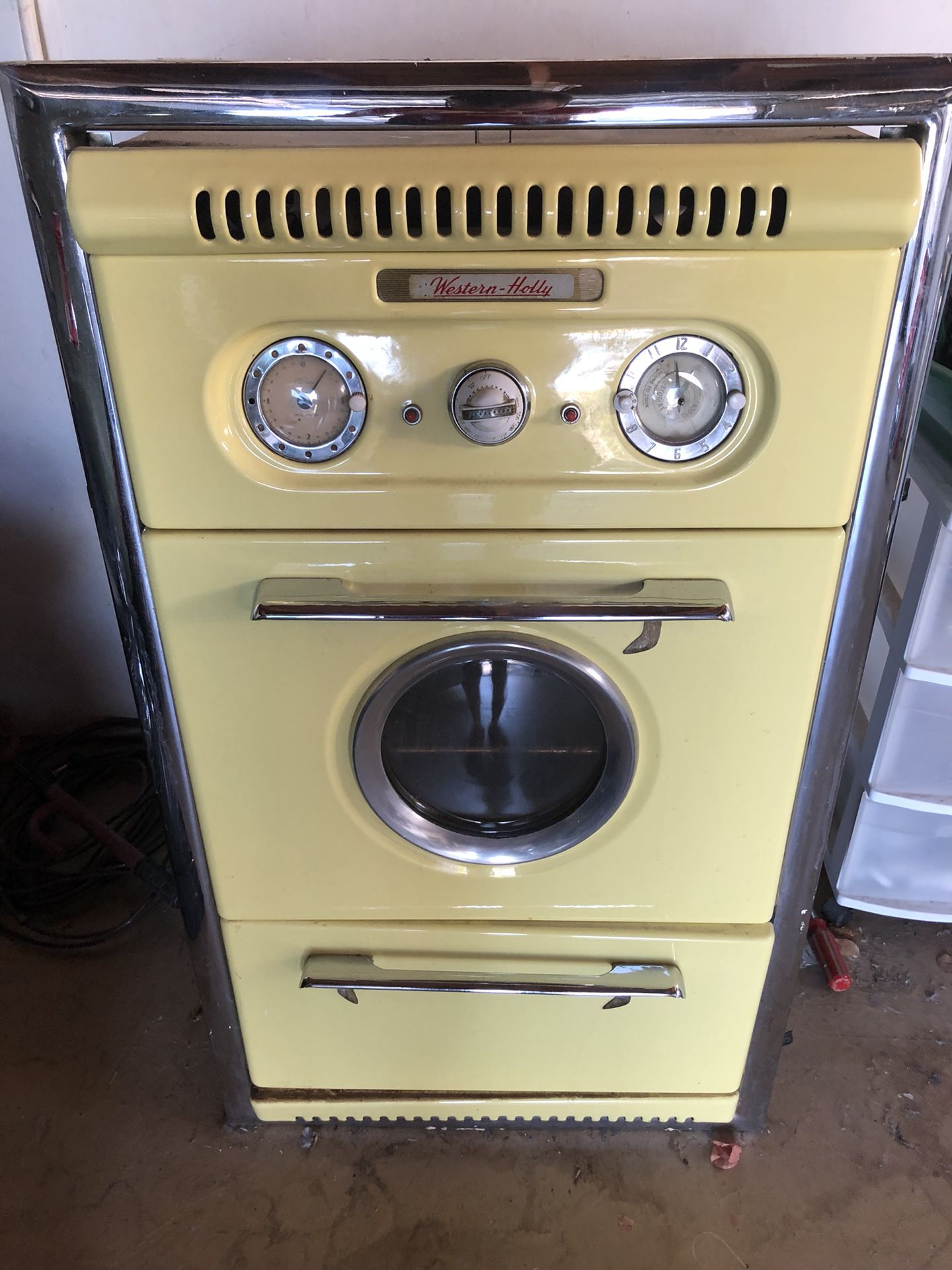 1950’s Western Holly wall oven stove.