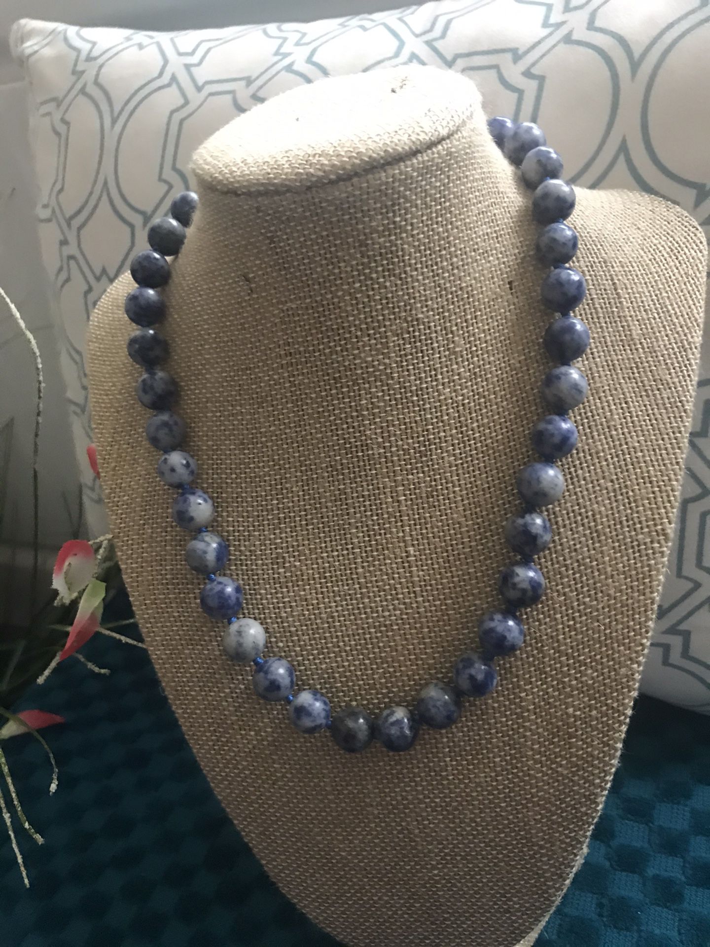 Blue and White Lápiz Lazuli Blue and White Stone Necklace