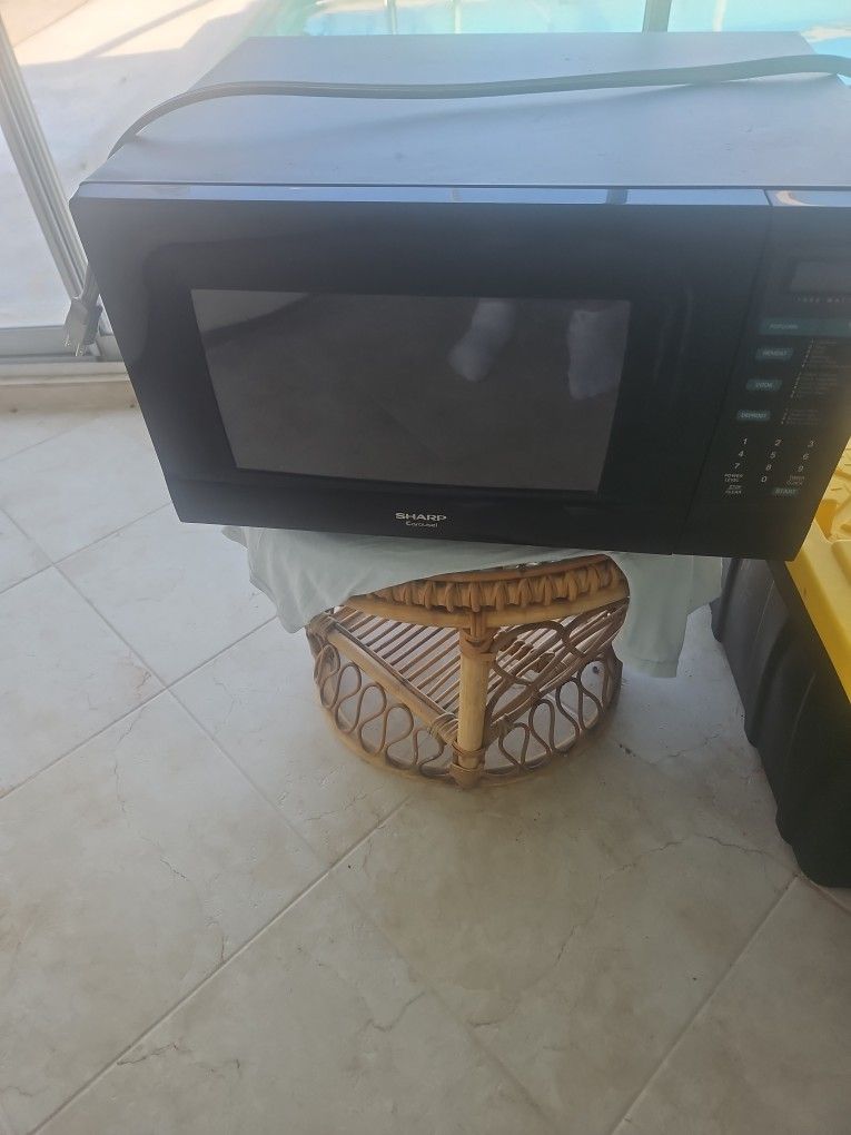 Sharp Microwave $40