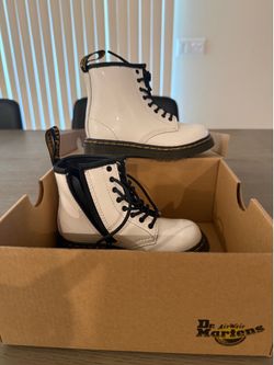 Brand new girls Dr. Martens size 9