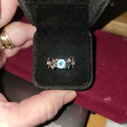 Size 7.5 Lake Blue Topaz Sterling Silver Ring 
