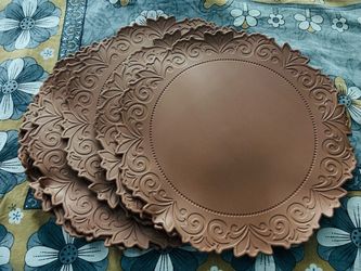 Placements,brand new 6 set ..beautiful brown color,round flowers shaped