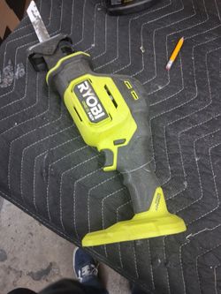 One handes reciprocating saw