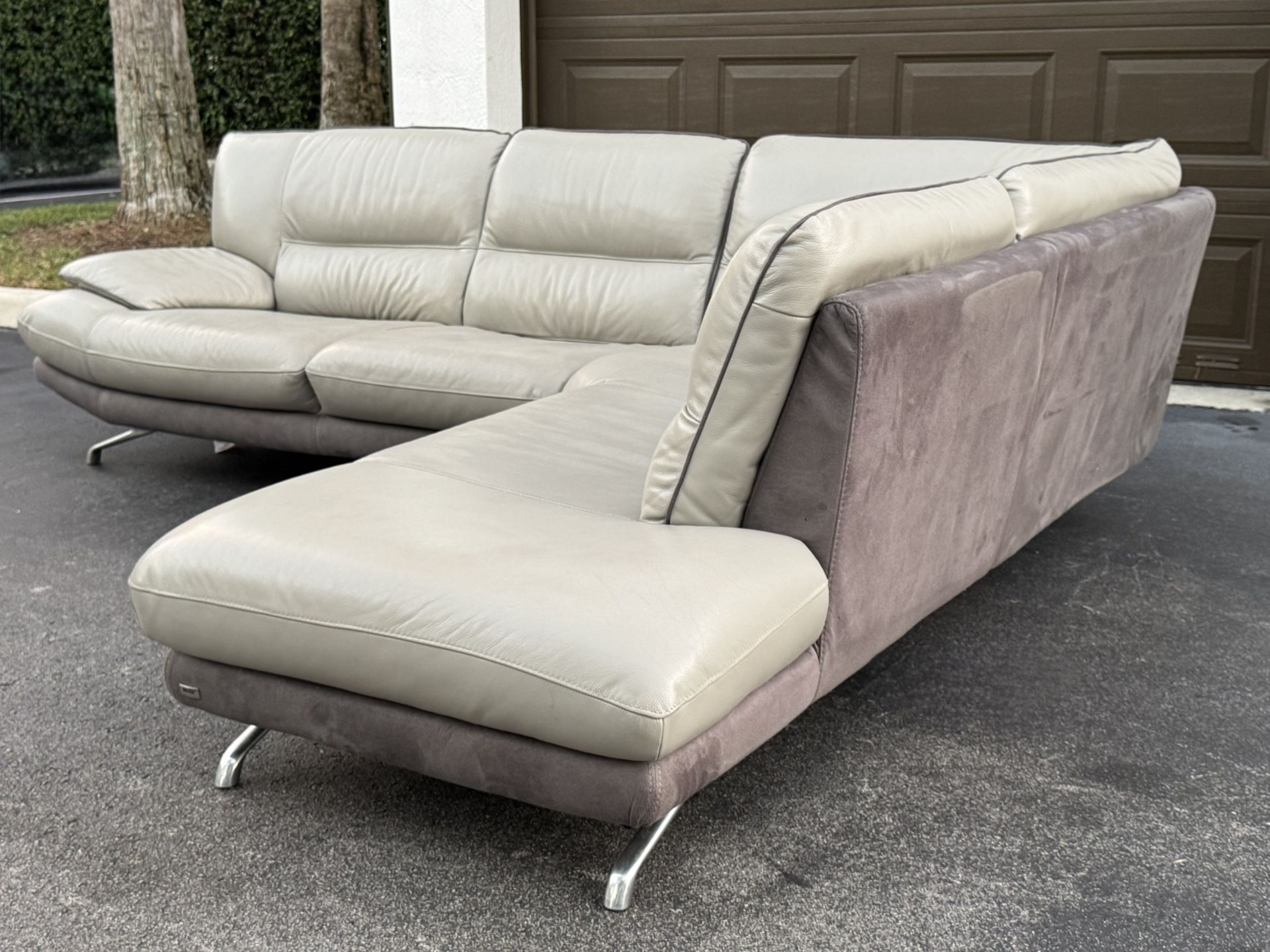 🛋️ Sectional Couch/Sofa - Gray - Leather - Delivery Available 🚛