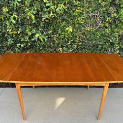 Mid Century Modern Extendable Dining Table