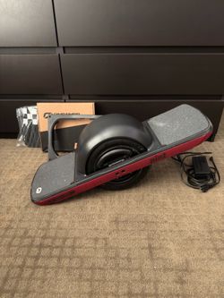 Onewheel pint with new parts