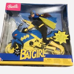 Barbie as Batgirl with Motorcycle and Batarang Doll Set 2003 Mattel