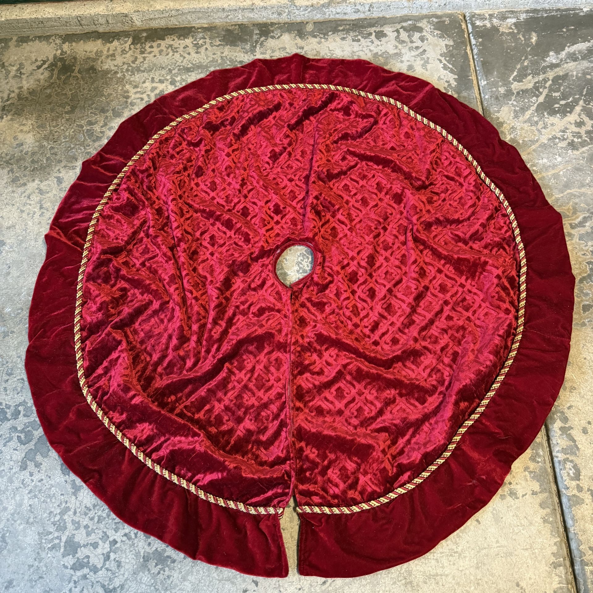 Christmas Tree Skirt Red & Golf Santa Toy Sack Bag Theme 48” Holiday Tree Skirt *READ