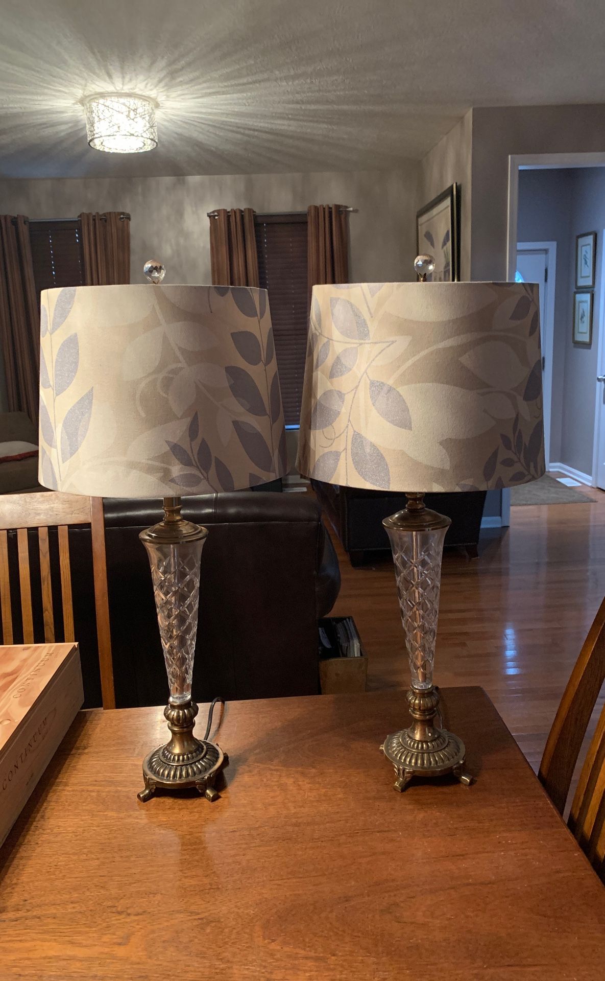 Beautiful set of lamps 30 inches tall