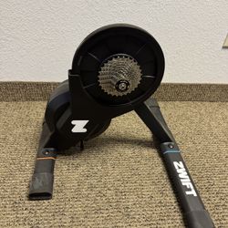 Zwift Hub Smart Trainer — Direct Drive w/ Cassette