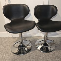 Bar stools /chairs, adjustable height swivel faux leather curved back