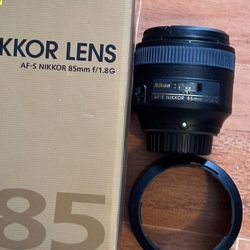 NIKON LENS 85mm