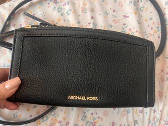 Micheal Kors cross body bag