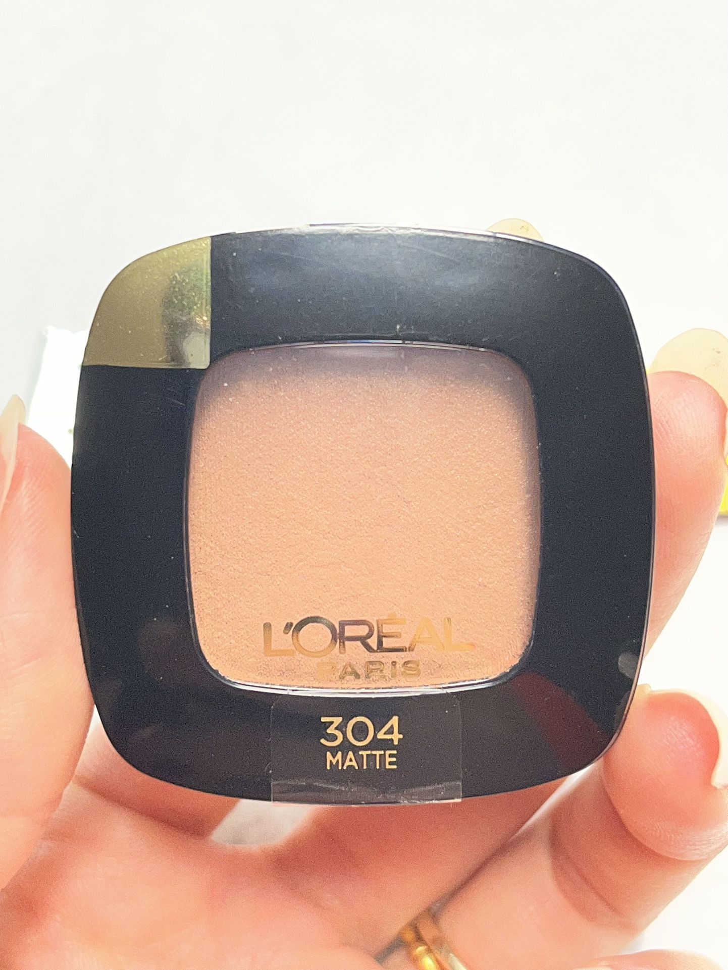 L'Oreal Paris Colour Riche Mono Eyeshadow, 304 Matte It Up
