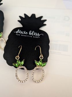 Pineapple rhinestone earrings