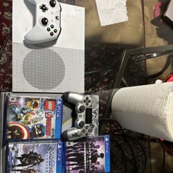 PS4 GOW Limited Edition (RARE) and XBOX one With 3 Free Games Added On For The PS4 