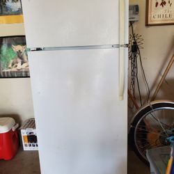 Kenmore REFRIGERATOR 