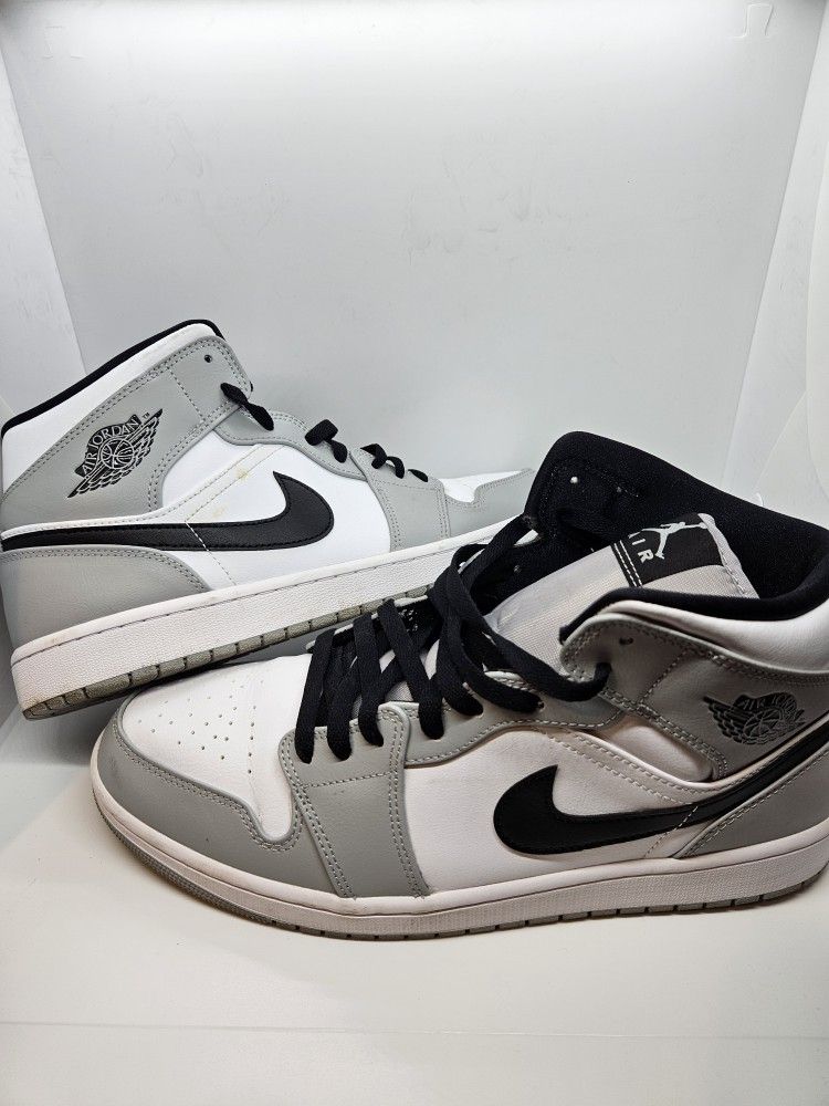 Jordan 1 Mid Mens Size 12