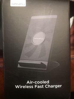 Brand New Wireless Fast Charger for IPhones and Samsung