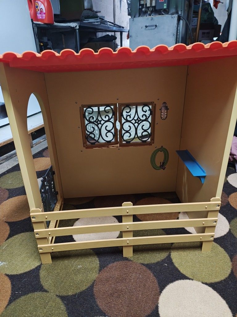 American Girl Truly Me Horse Stable 