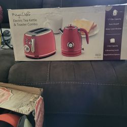 Mega Chef Electric Tea Kettle & Toaster Combo